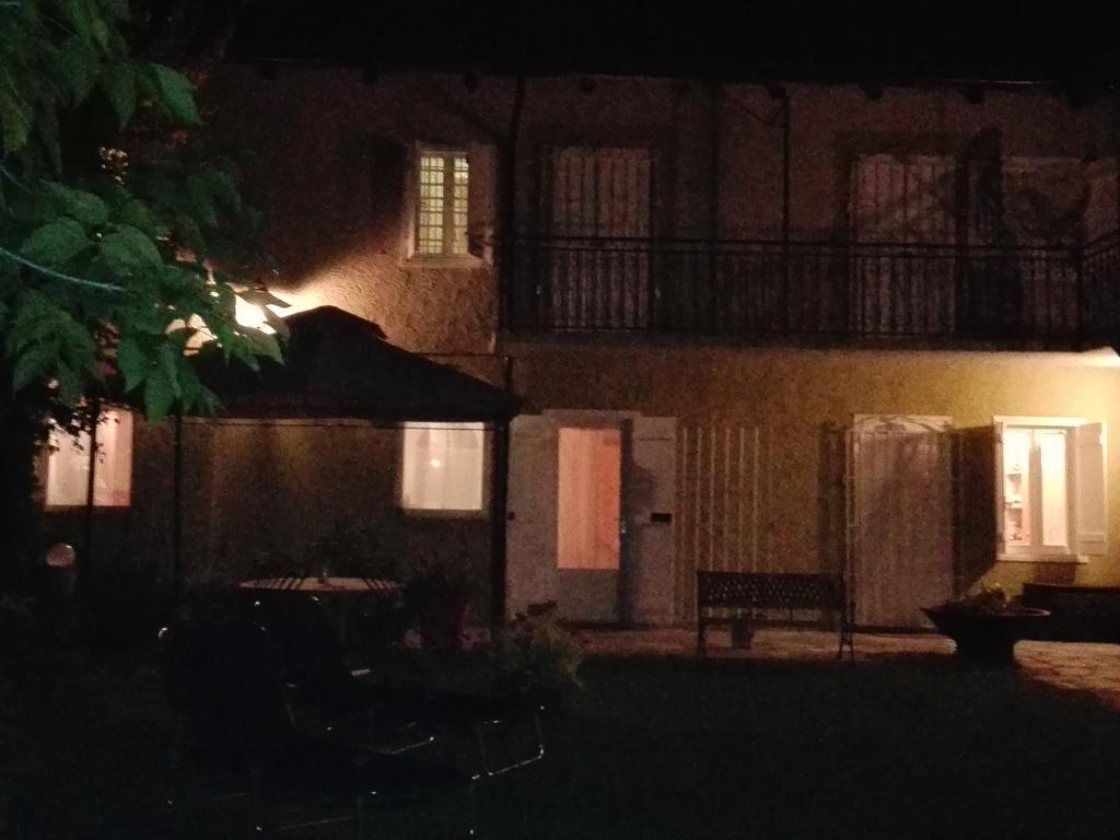 Hostal Casa Badinot Diano dʼAlba Exterior foto